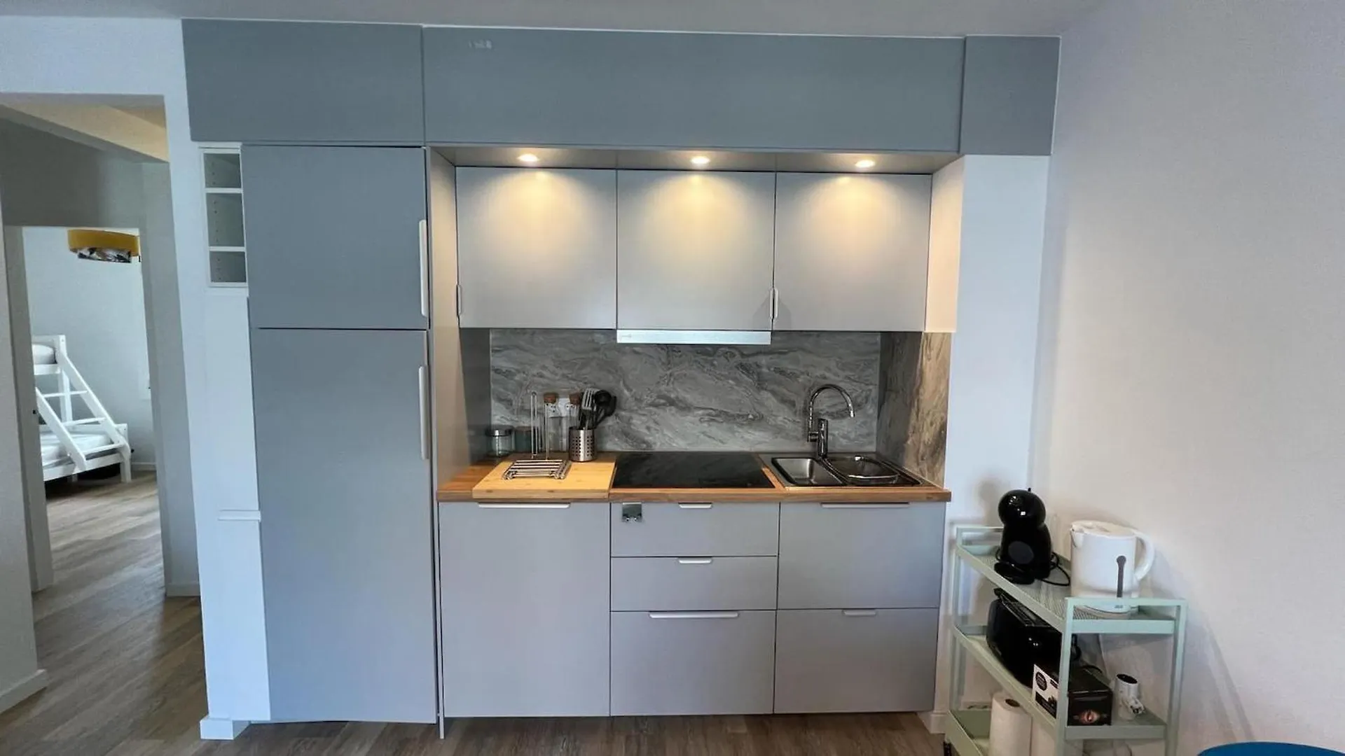 Precioso Apartamento En Roses Con Parking Cerca De Playa