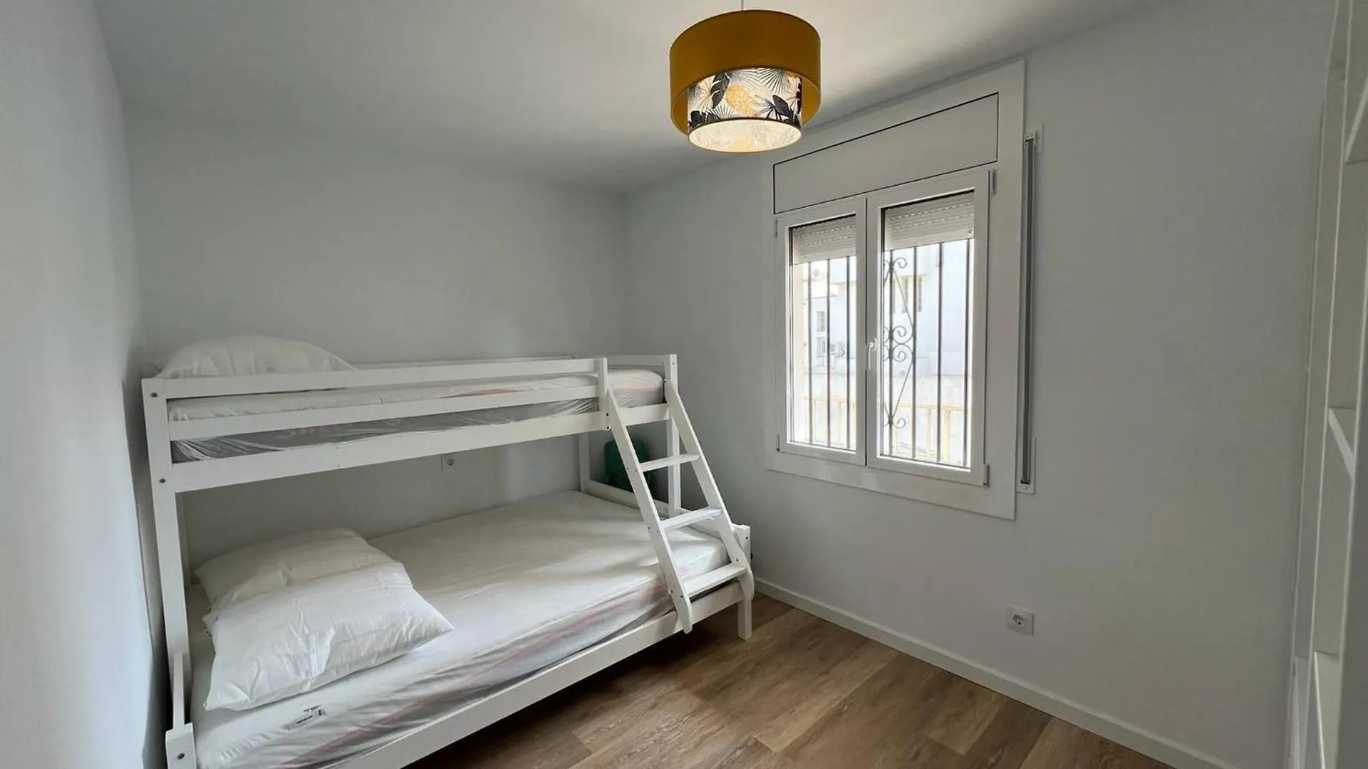 Apartment Precioso Apartamento En Roses Con Parking Cerca De Playa