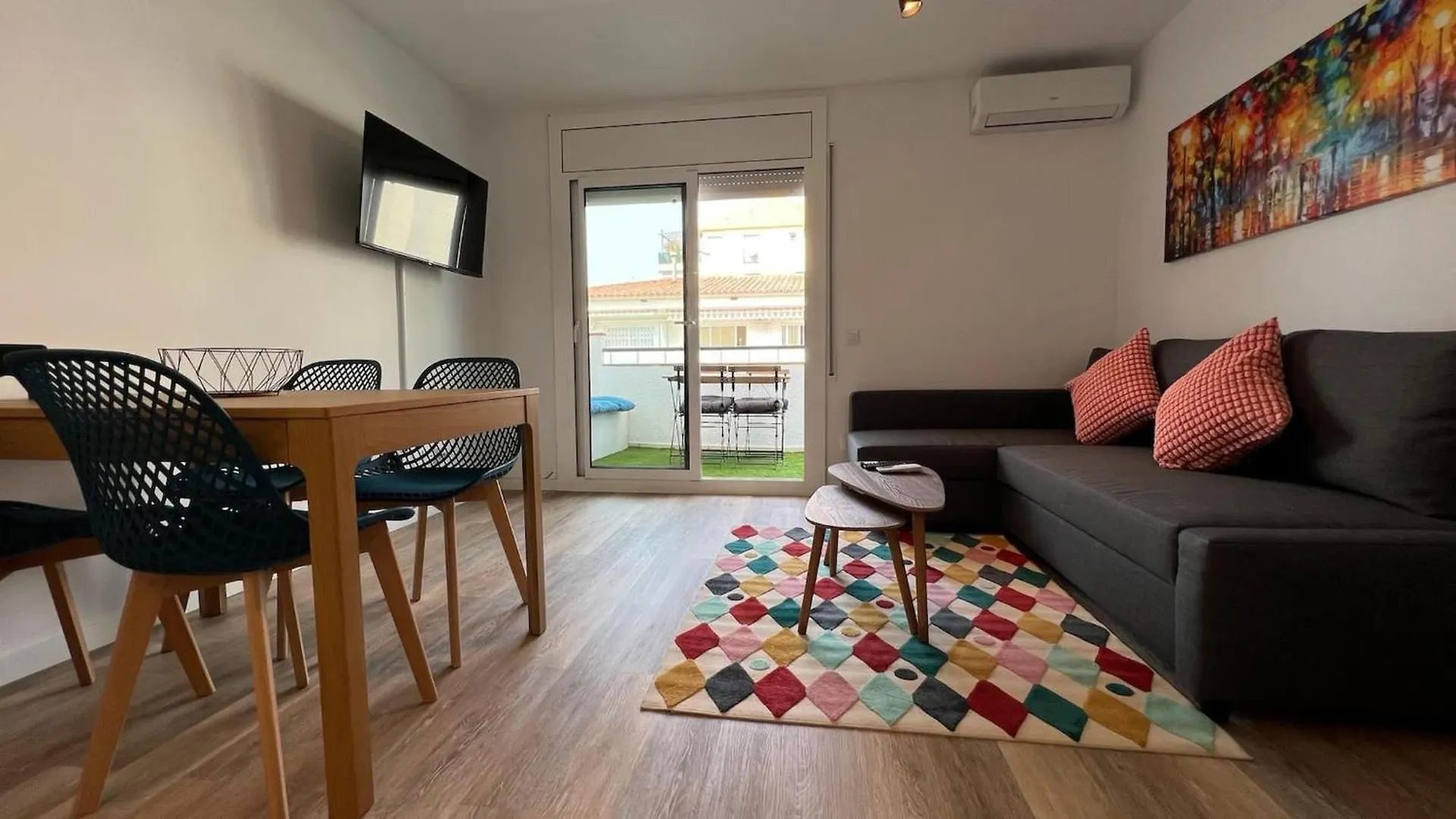Precioso Apartamento En Roses Con Parking Cerca De Playa Apartmán